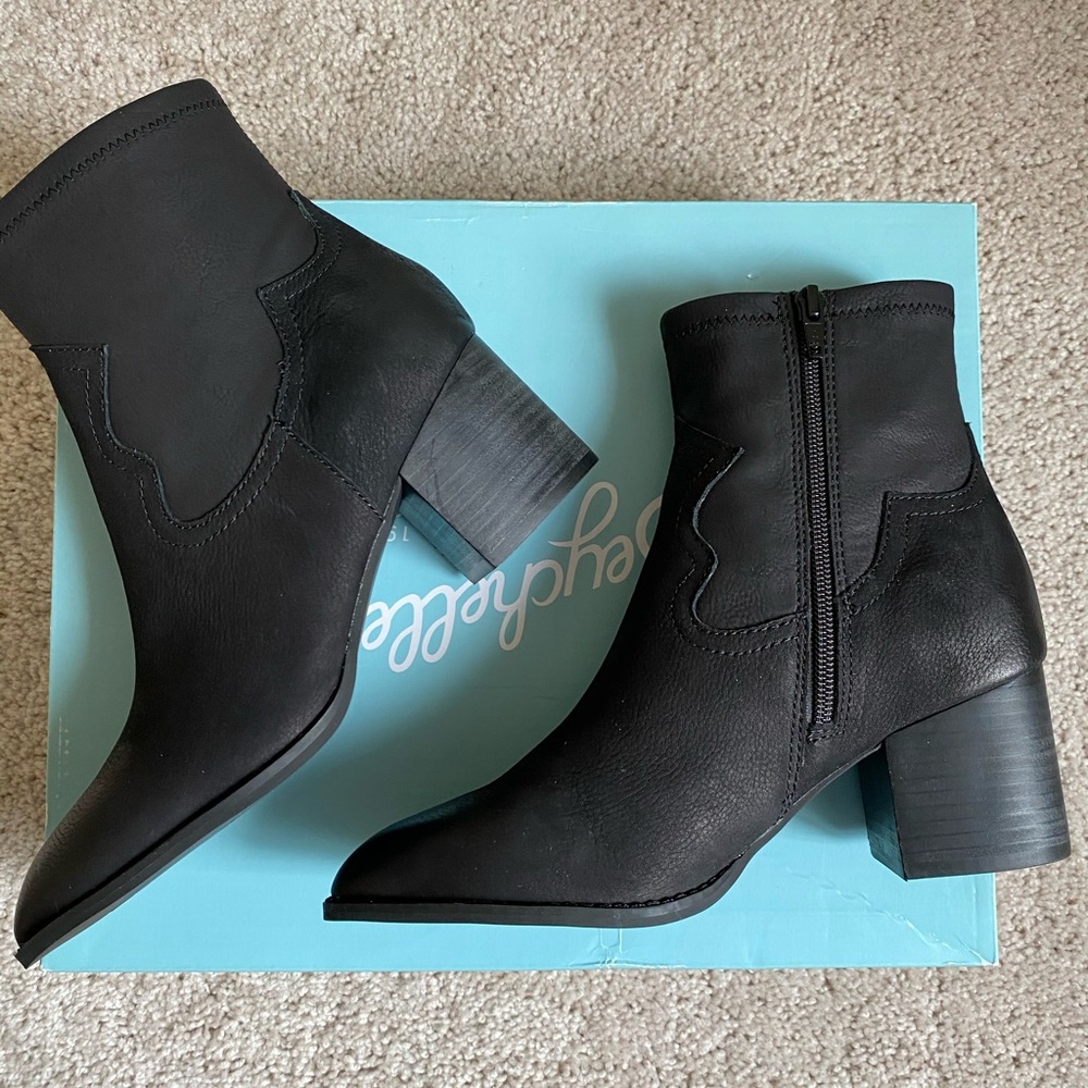 Seychelles Coastal River Black Nubuck Ankle Bootie